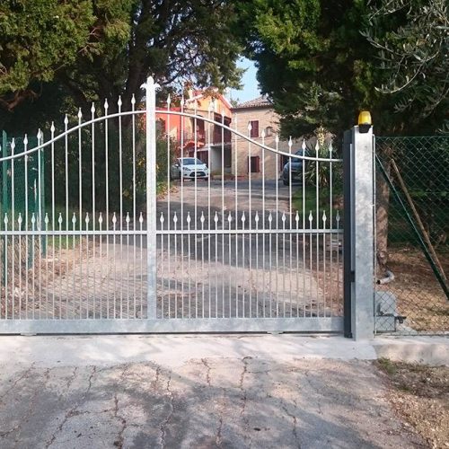 Cancello ingrosso abitazione 8 - Centro Recinzioni snc - Macerata